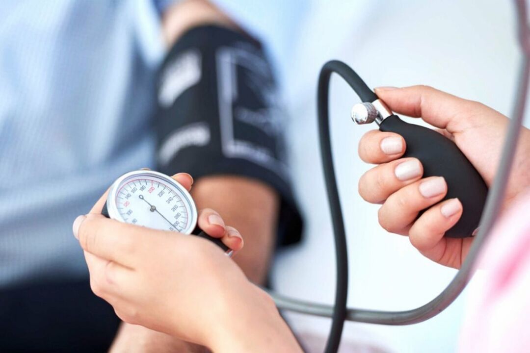 Aumento persistente della pressione sanguigna - Un segno di alta pressione sanguigna